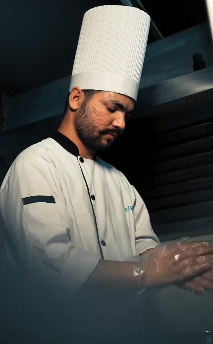 The Aroma chef at work