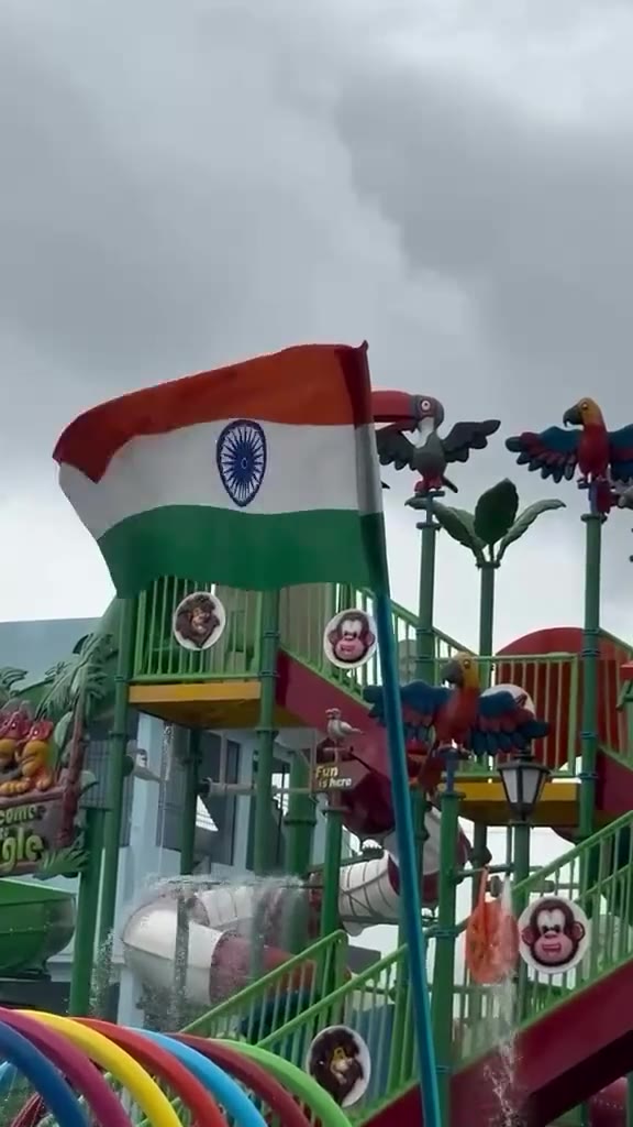 The jungle-themed kids' splash tower