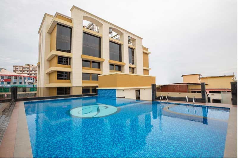 Swimming pool
