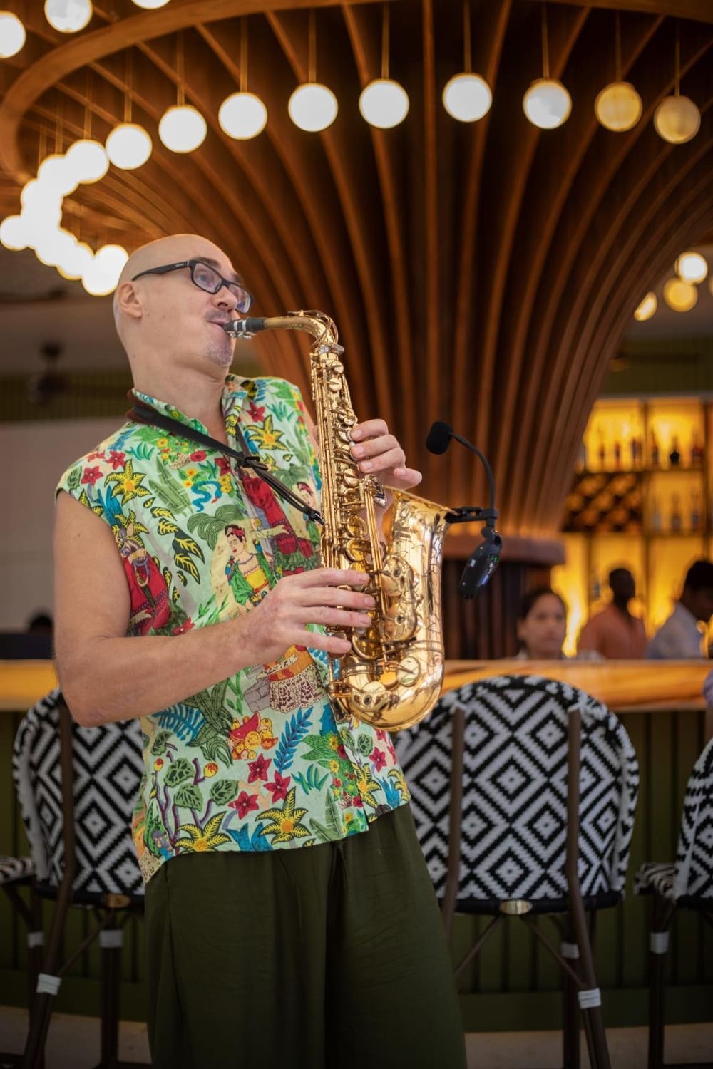 Live saxophone
